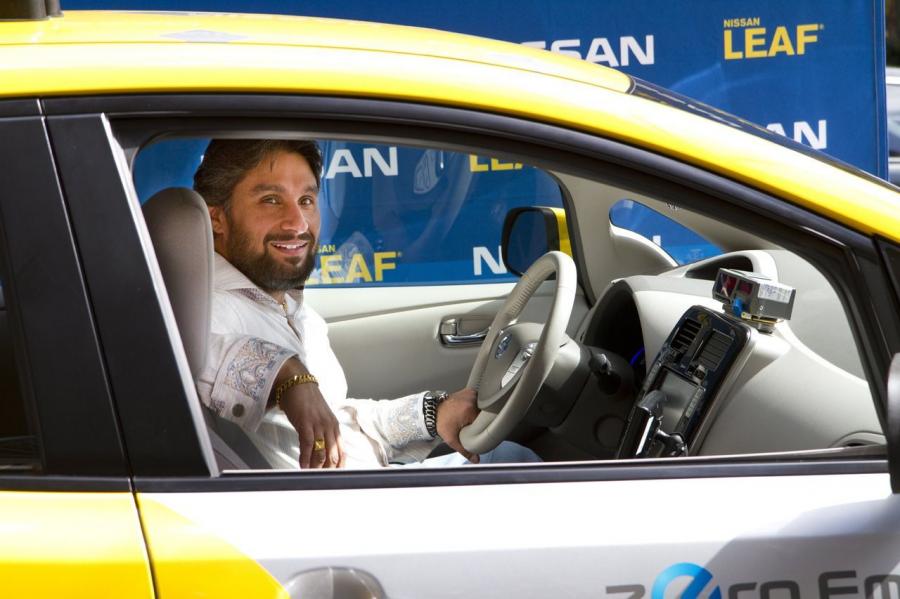  Nissan Leaf NYC taxi 2013 года  (фото 7 из 24)
